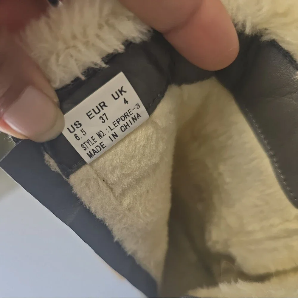 DREAM PAIRS LEPORE Women’s Winter Boots – Size 6.5.